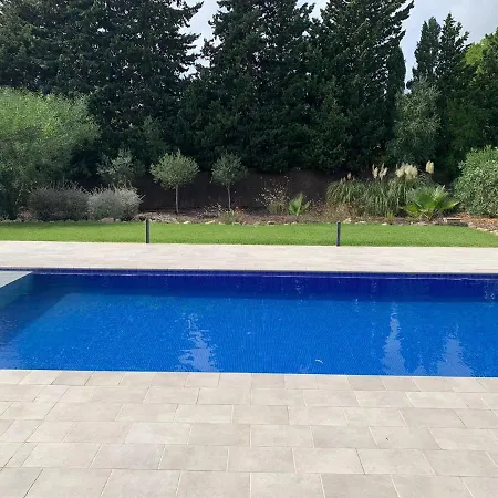 Trebol Villa *