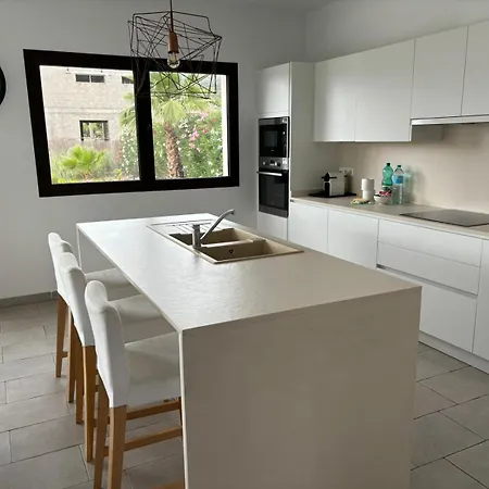 Trebol Villa *
