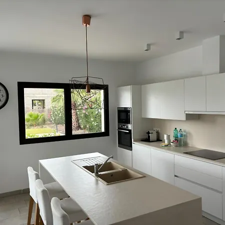 Trebol Villa *